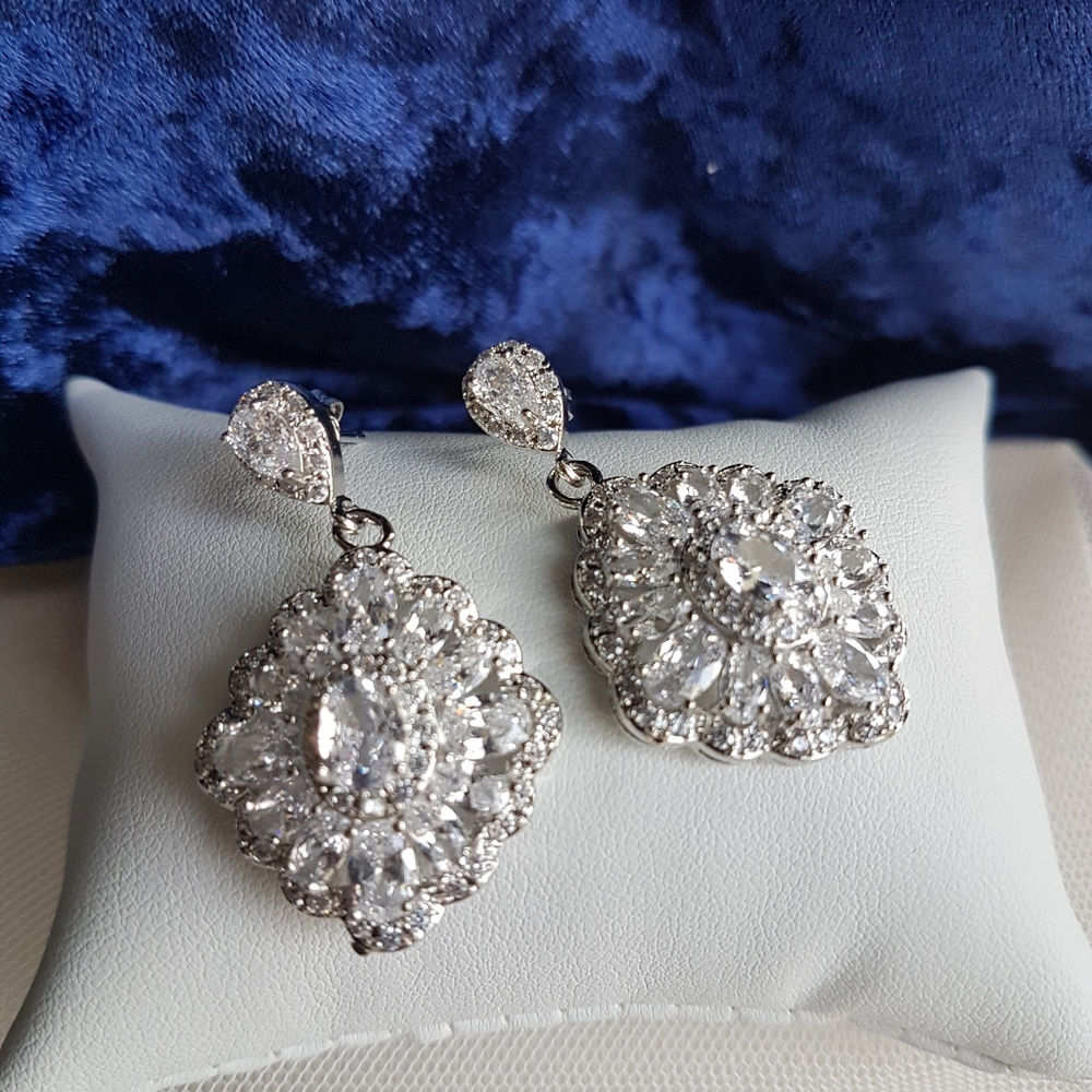 Swarovski Elements 925 Sterling Silver Flower Halo Statement Earrings NEW - Picture 4 of 16